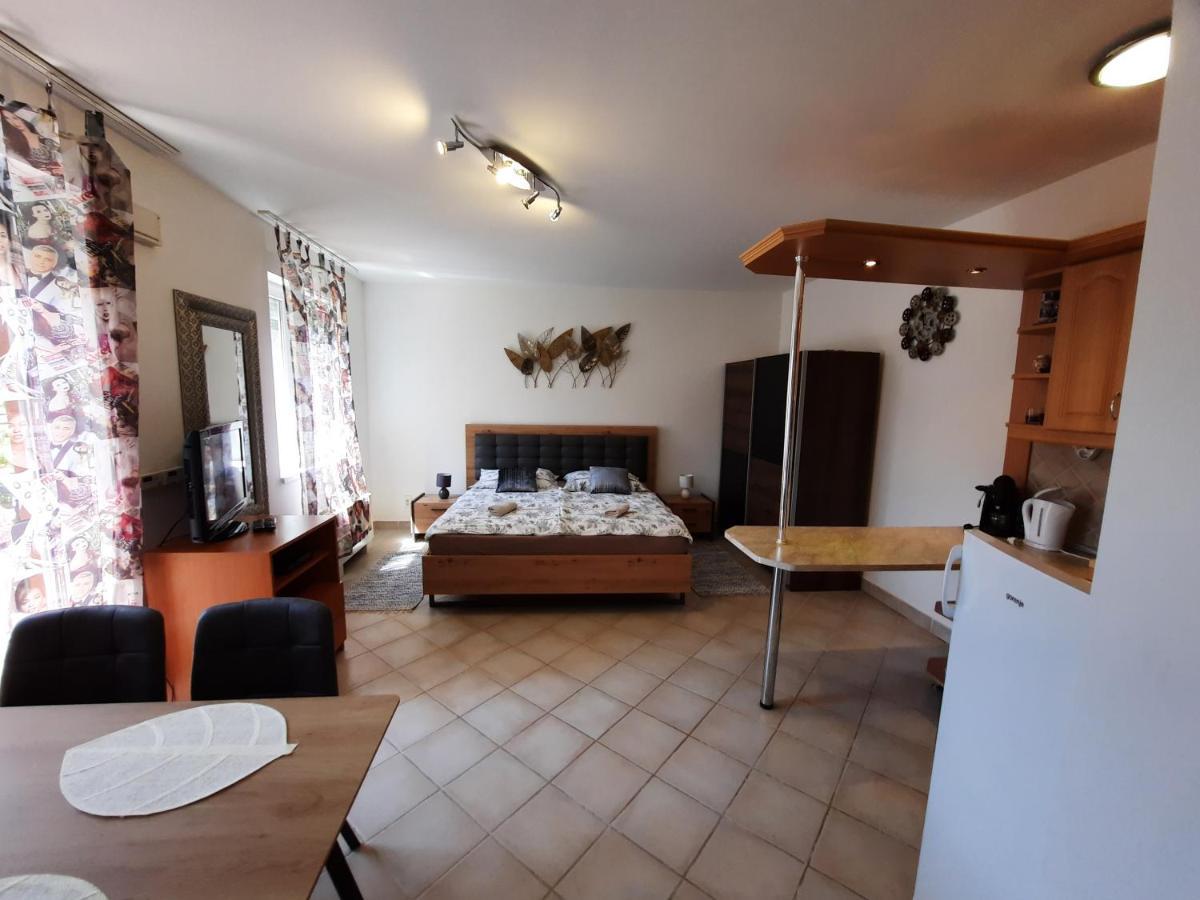 Appartement Crazy Frog Gambrinusz Ii. à Hajdúszoboszló Extérieur photo